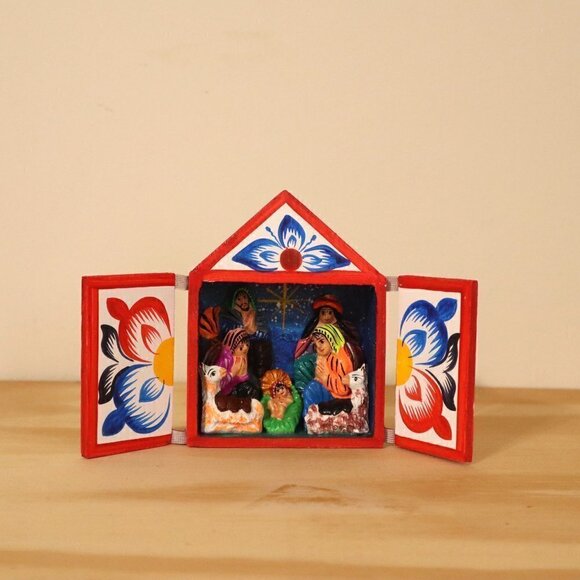 Nativity Scene Diorama Retablo Wood Box Peruvian Folk Art 4" Tall - Picture 1 of 8
